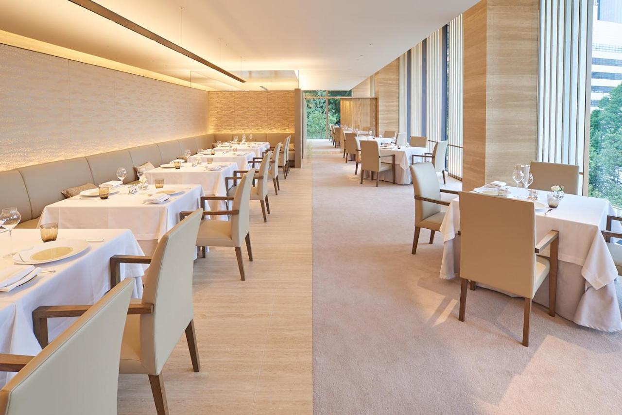 Hotel The Okura Tokio Exterior foto Restaurant "La Table d'Augusto"